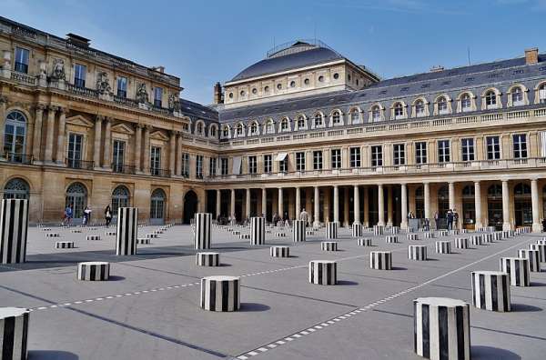 Palais Royal Colonnes de Buren 600